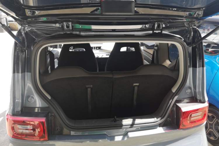 Used Wuling Hongguang MINIEV 2022 Macaron Premium Model – Lithium Ternary Battery Trunk
