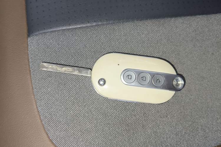 Used Wuling Hongguang MINIEV 2022 GAMEBOY 300km Enthusiast Model with Lithium Iron Phosphate Vehicle Key
