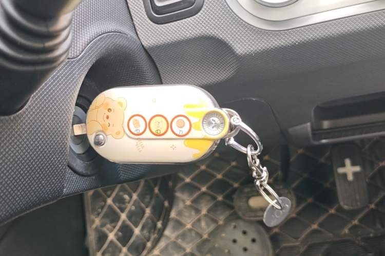 Used Wuling Hongguang MINIEV 2022 Macaron Premium Model – Lithium Iron Phosphate Vehicle Key