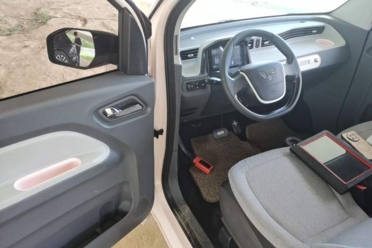 Used Wuling Hongguang MINIEV 2022 Macaron Premium Model – Lithium Ternary Battery Driver Seat