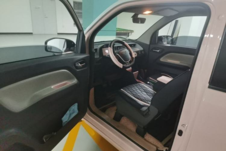 Used Wuling Hongguang MINIEV 2022 Macaron Premium Model – Lithium Ternary Battery Driver Seat