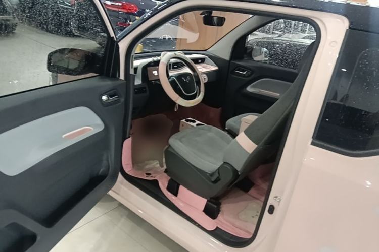 Used Wuling Hongguang MINIEV 2022 Macaron Premium Model – Lithium Iron Phosphate Driver Seat