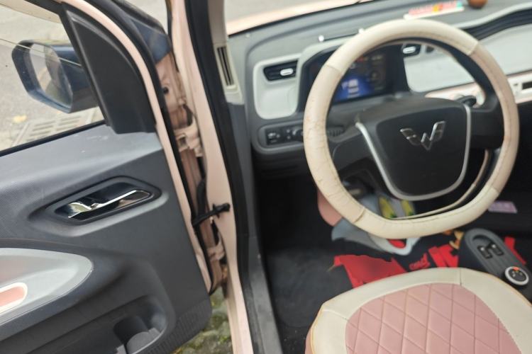 Used Wuling Hongguang MINIEV 2022 Macaron Premium Model – Lithium Iron Phosphate Driver Seat