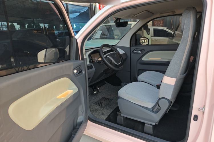 Used Wuling Hongguang MINIEV 2022 Macaron Premium Model – Lithium Iron Phosphate Driver Seat