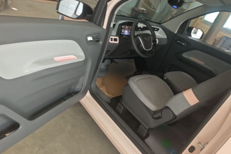 Used Wuling Hongguang MINIEV 2022 Macaron Premium Model – Lithium Iron Phosphate Driver Seat