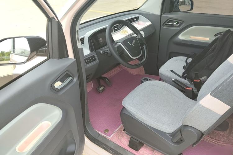 Used Wuling Hongguang MINIEV 2022 Macaron Fashion Model Lithium Iron Phosphate Driver Seat