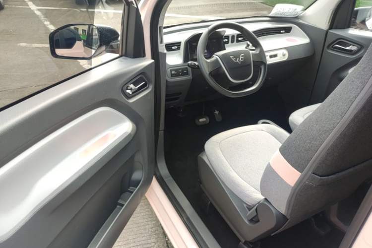 Used Wuling Hongguang MINIEV 2022 Macaron Premium Model – Lithium Iron Phosphate Driver Seat