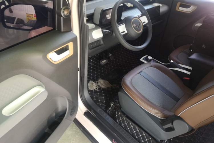 Used Wuling Hongguang MINIEV 2022 GAMEBOY 300km Enthusiast Model with Lithium Iron Phosphate Driver Seat