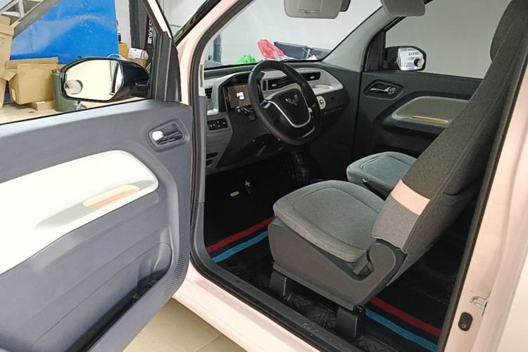 Used Wuling Hongguang MINIEV 2022 Macaron Premium Model – Lithium Iron Phosphate Driver Seat