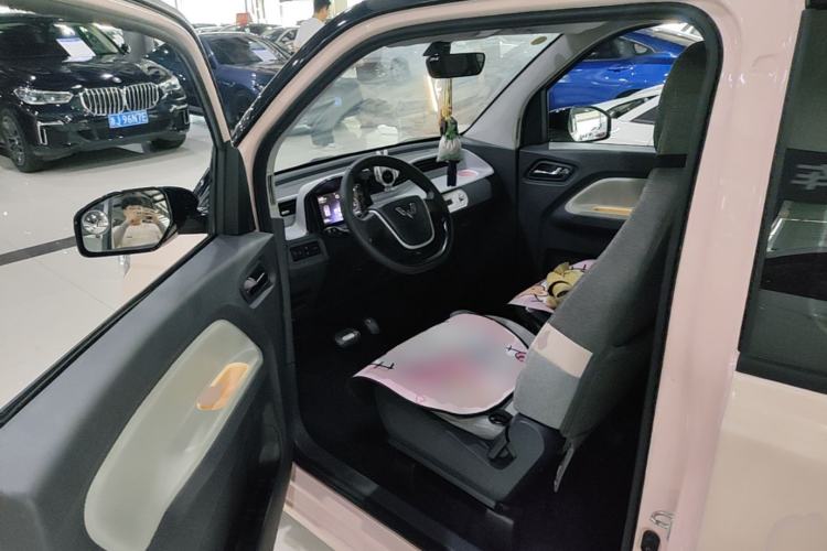 Used Wuling Hongguang MINIEV 2022 Macaron Fashion Model Lithium Iron Phosphate Driver Seat