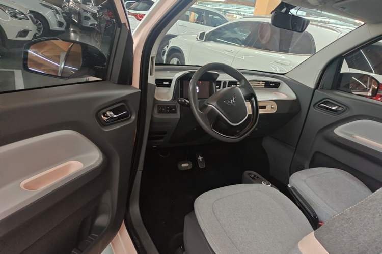 Used Wuling Hongguang MINIEV 2022 Macaron Premium Model – Lithium Ternary Battery Driver Seat