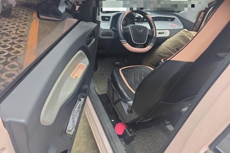 Used Wuling Hongguang MINIEV 2022 Macaron Premium Model – Lithium Iron Phosphate Driver Seat