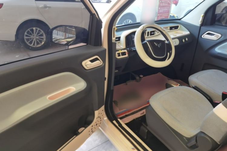 Used Wuling Hongguang MINIEV 2022 Macaron Premium Model – Lithium Iron Phosphate Driver Seat
