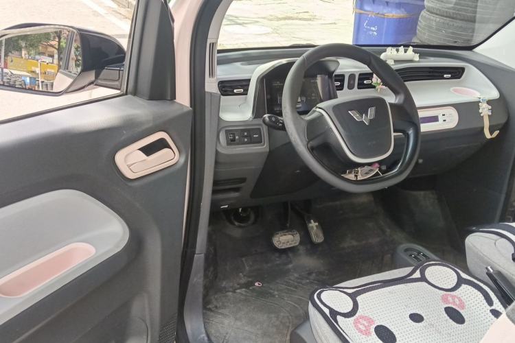Used Wuling Hongguang MINIEV 2022 Macaron Fashion Model Lithium Iron Phosphate Driver Seat