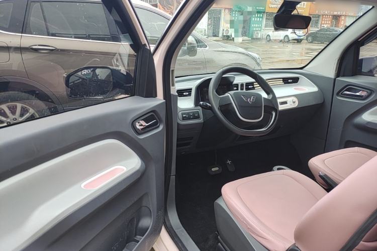 Used Wuling Hongguang MINIEV 2022 Macaron Premium Model – Lithium Iron Phosphate Driver Seat