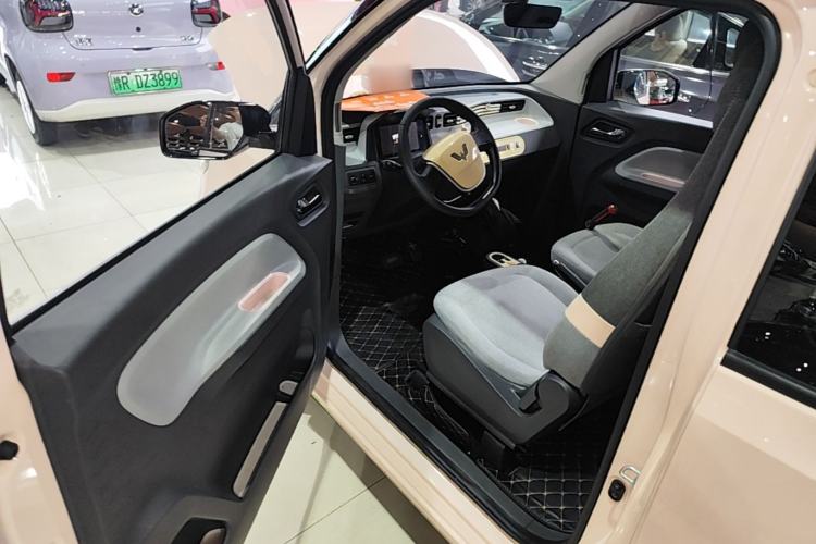 Used Wuling Hongguang MINIEV 2022 Macaron Premium Model – Lithium Iron Phosphate Driver Seat