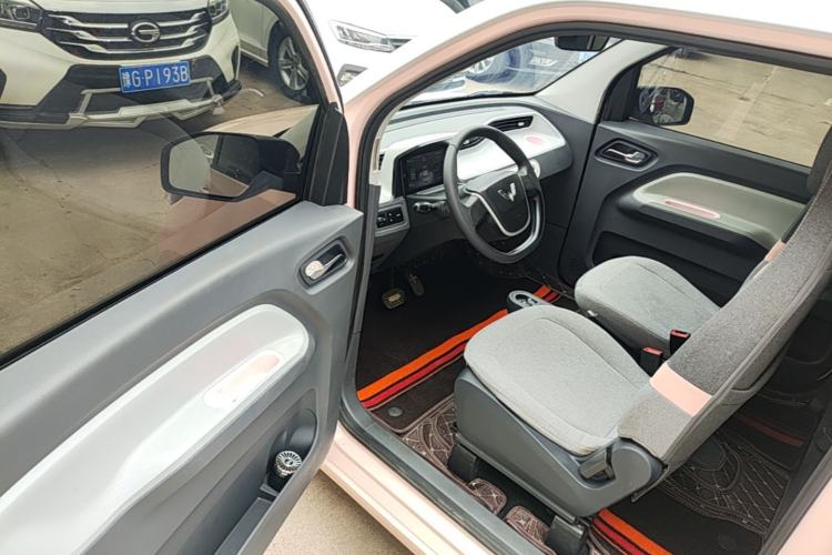 Used Wuling Hongguang MINIEV 2022 Macaron Premium Model – Lithium Iron Phosphate Driver Seat
