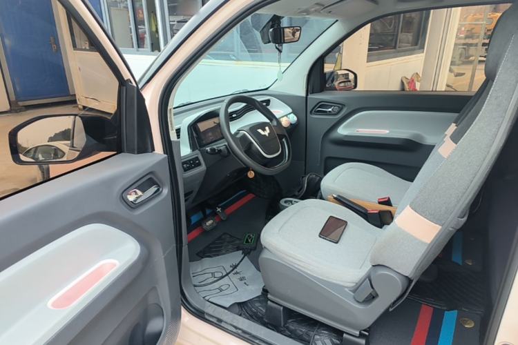 Used Wuling Hongguang MINIEV 2022 Macaron Premium Model – Lithium Iron Phosphate Driver Seat