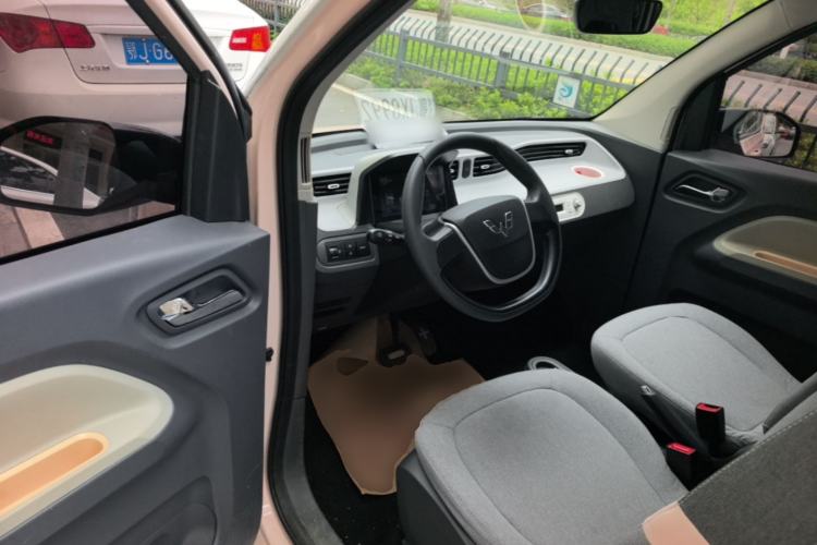 Used Wuling Hongguang MINIEV 2022 Macaron Premium Model – Lithium Iron Phosphate Driver Seat