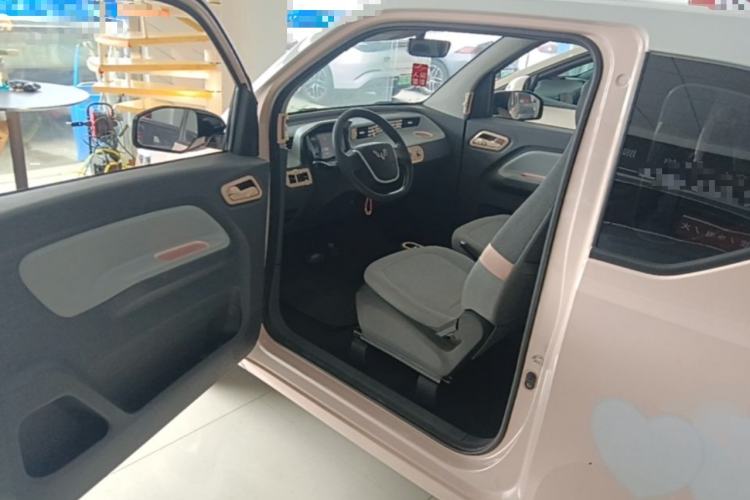 Used Wuling Hongguang MINIEV 2022 Macaron Premium Model – Lithium Ternary Battery Driver Seat