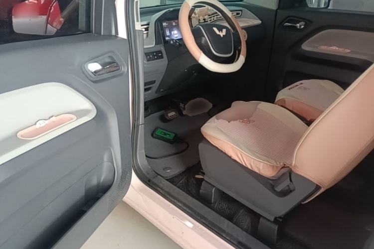 Used Wuling Hongguang MINIEV 2022 Macaron Premium Model – Lithium Iron Phosphate Driver Seat
