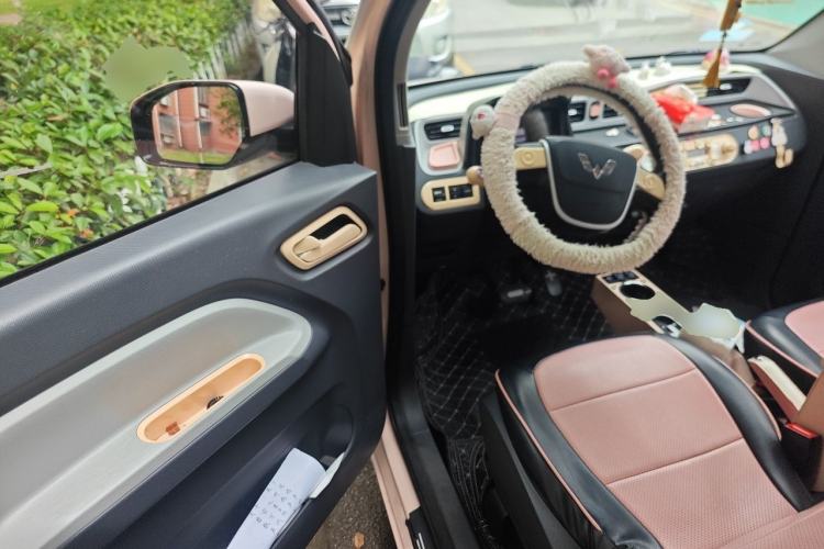 Used Wuling Hongguang MINIEV 2022 Macaron Premium Model – Lithium Iron Phosphate Driver Seat