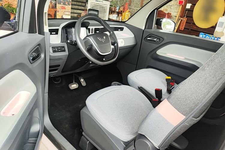 Used Wuling Hongguang MINIEV 2022 Macaron Fashion Model Lithium Iron Phosphate Driver Seat