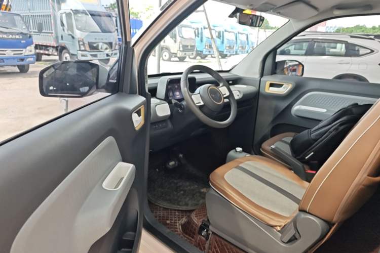 Used Wuling Hongguang MINIEV 2022 GAMEBOY 300km Enthusiast Model with Lithium Iron Phosphate Driver Seat