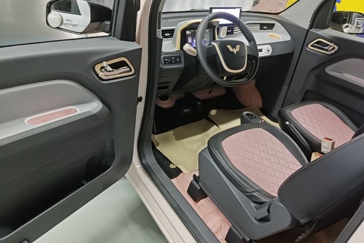 Used Wuling Hongguang MINIEV 2022 Macaron Premium Model – Lithium Ternary Battery Driver Seat