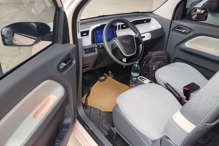 Used Wuling Hongguang MINIEV 2022 Macaron Fashion Model Lithium Iron Phosphate Driver Seat