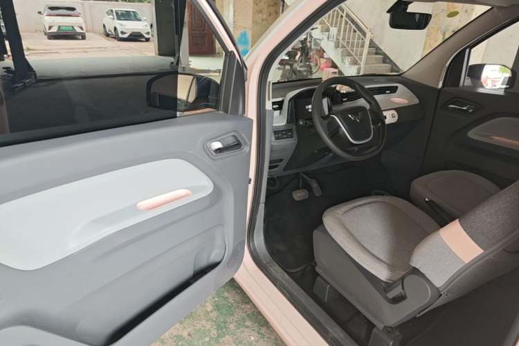Used Wuling Hongguang MINIEV 2022 Macaron Premium Model – Lithium Ternary Battery Driver Seat