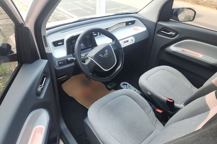 Used Wuling Hongguang MINIEV 2022 Macaron Premium Model – Lithium Iron Phosphate Driver Seat