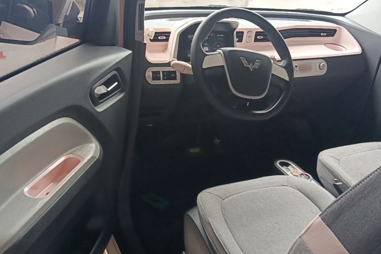 Used Wuling Hongguang MINIEV 2022 Macaron Premium Model – Lithium Ternary Battery Driver Seat