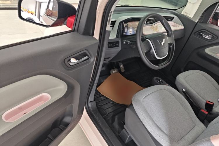 Used Wuling Hongguang MINIEV 2022 Macaron Premium Model – Lithium Ternary Battery Driver Seat