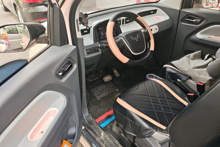 Used Wuling Hongguang MINIEV 2022 Macaron Fashion Edition Lithium-Nickel-Cobalt-Alpha-oxide Driver Seat