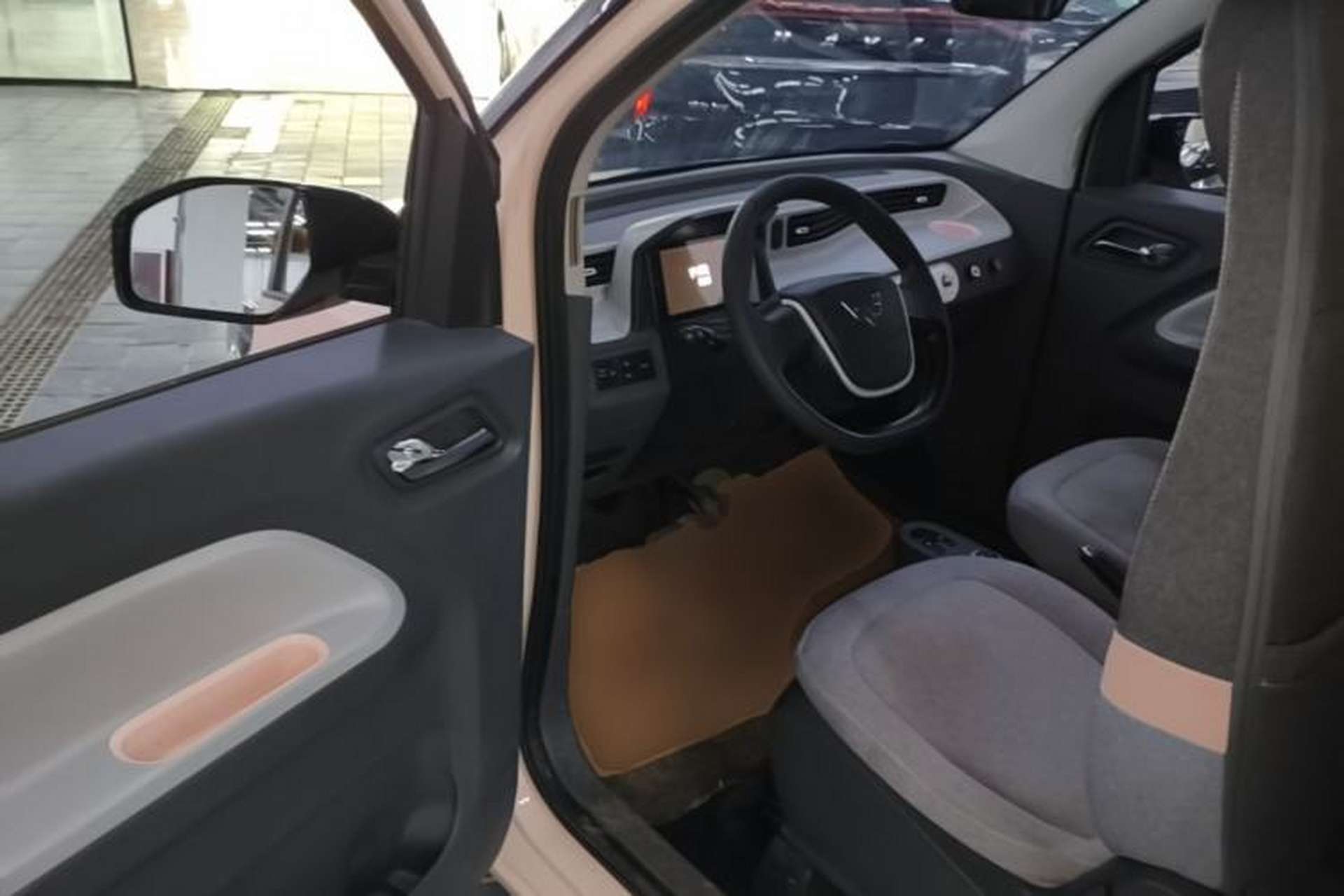 Used Wuling Hongguang MINIEV 2022 Macaron Premium Model – Lithium Ternary Battery Driver Seat
