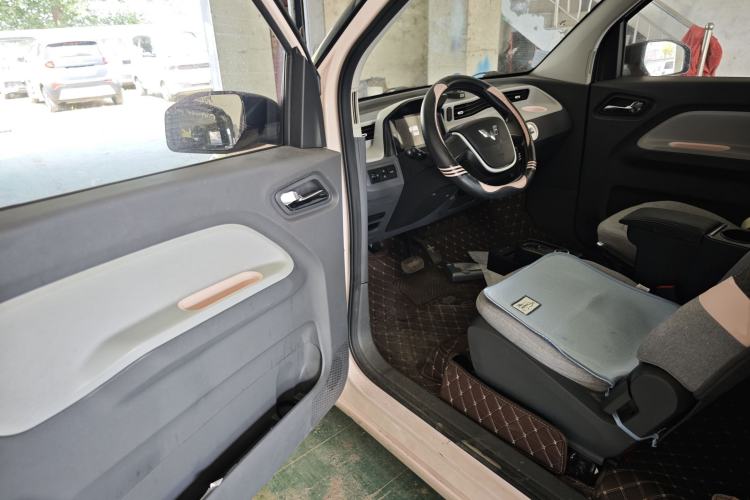 Used Wuling Hongguang MINIEV 2022 Macaron Fashion Model Lithium Iron Phosphate Driver Seat