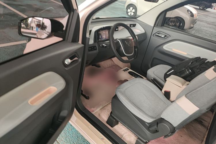 Used Wuling Hongguang MINIEV 2022 Macaron Fashion Model Lithium Iron Phosphate Driver Seat