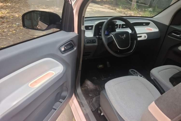 Used Wuling Hongguang MINIEV 2022 Macaron Premium Model – Lithium Iron Phosphate Driver Seat