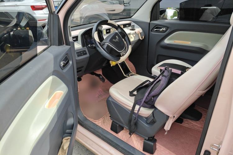 Used Wuling Hongguang MINIEV 2022 Macaron Fashion Model Lithium Iron Phosphate Driver Seat