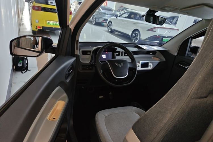 Used Wuling Hongguang MINIEV 2022 Macaron Premium Model – Lithium Iron Phosphate Driver Seat