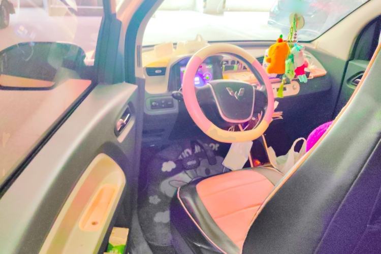 Used Wuling Hongguang MINIEV 2022 Macaron Fashion Model Lithium Iron Phosphate Driver Seat