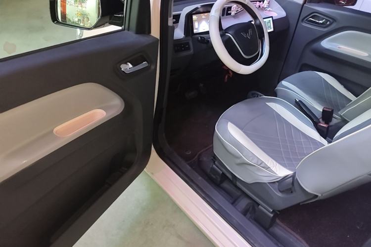 Used Wuling Hongguang MINIEV 2022 Macaron Premium Model – Lithium Iron Phosphate Driver Seat