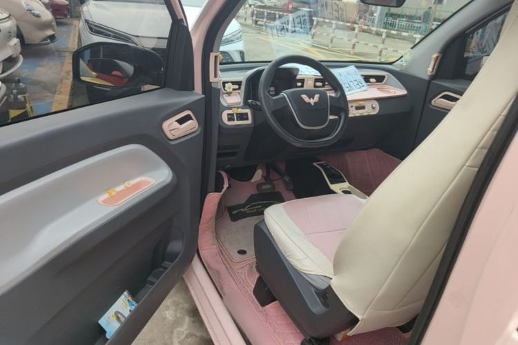 Used Wuling Hongguang MINIEV 2022 Macaron Premium Model – Lithium Iron Phosphate Driver Seat