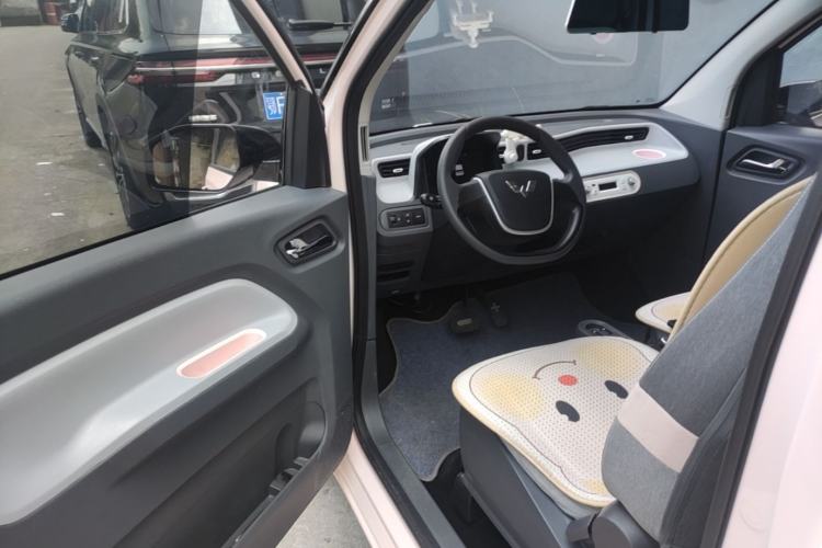 Used Wuling Hongguang MINIEV 2022 Macaron Premium Model – Lithium Iron Phosphate Driver Seat