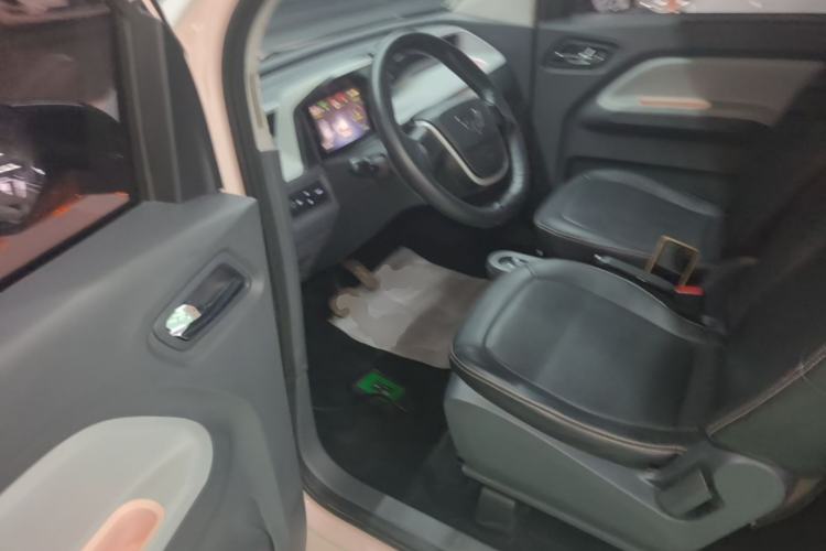 Used Wuling Hongguang MINIEV 2022 Macaron Premium Model – Lithium Iron Phosphate Driver Seat