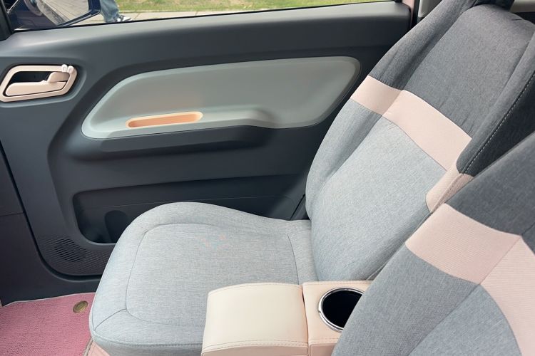 Used Wuling Hongguang MINIEV 2022 Macaron Fashion Model Lithium Iron Phosphate Driver Seat