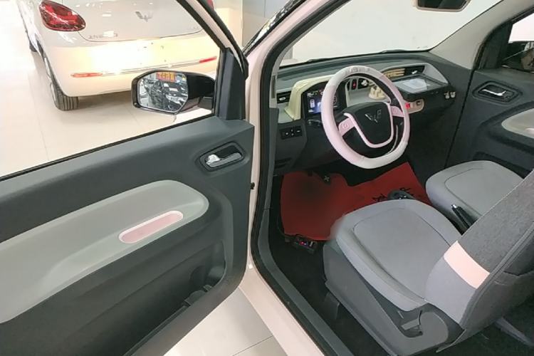 Used Wuling Hongguang MINIEV 2022 Macaron Premium Model – Lithium Iron Phosphate Driver Seat