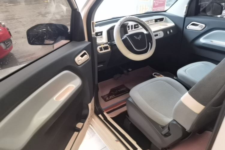 Used Wuling Hongguang MINIEV 2022 Macaron Premium Model – Lithium Iron Phosphate Driver Seat