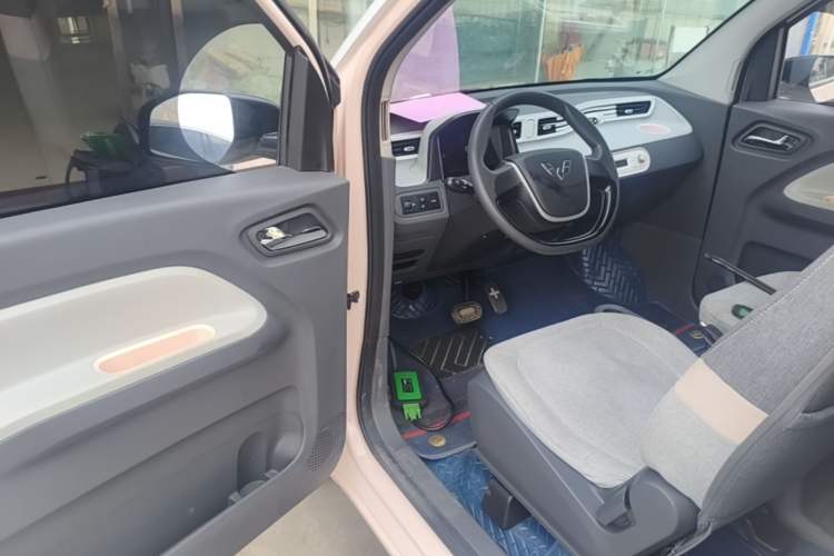 Used Wuling Hongguang MINIEV 2022 Macaron Premium Model – Lithium Iron Phosphate Driver Seat